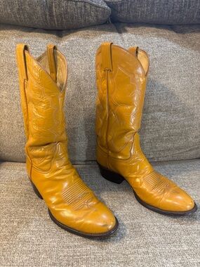 Tony Lama Vintage Women’s Tan Leather Cowboy Boots 2968 Size 9.5D